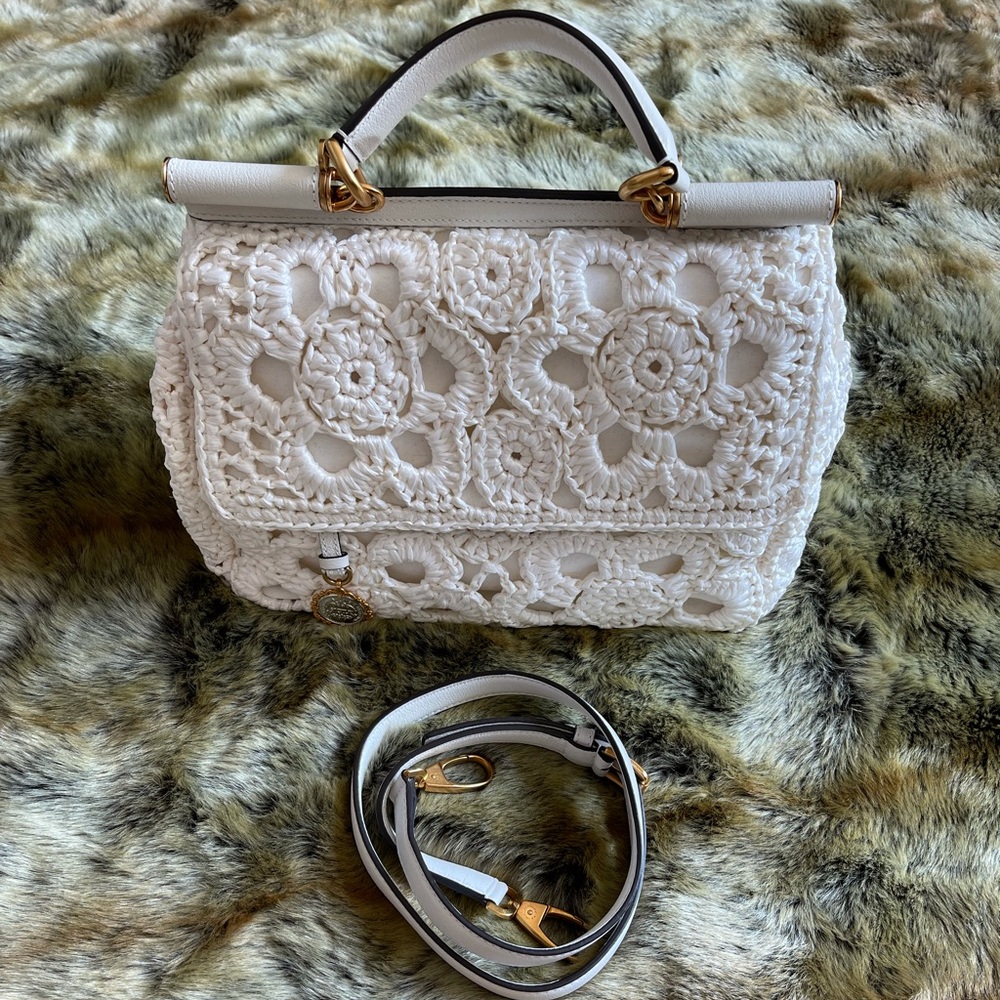 Dolce & Gabbana
Crocheted Sicily bag - Picture 10 of 16